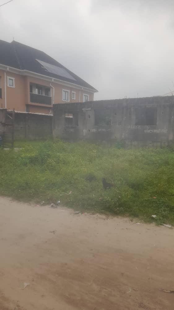 600sqm Dry Land with Uncompleted Bungalow at Victory Estate, Ogombo
