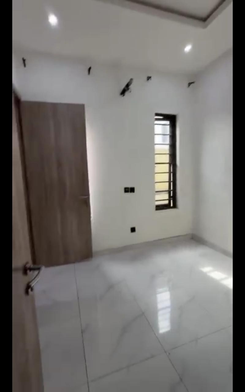 Single Room Downstairs for Rent at Thomas Estate, Ajah