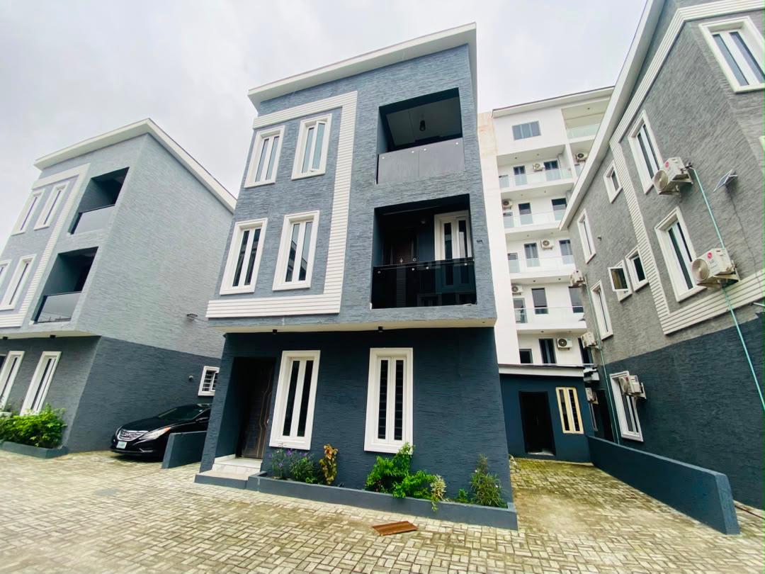 4-Bedroom Detached Duplex with BQ at Lekki Phase 1