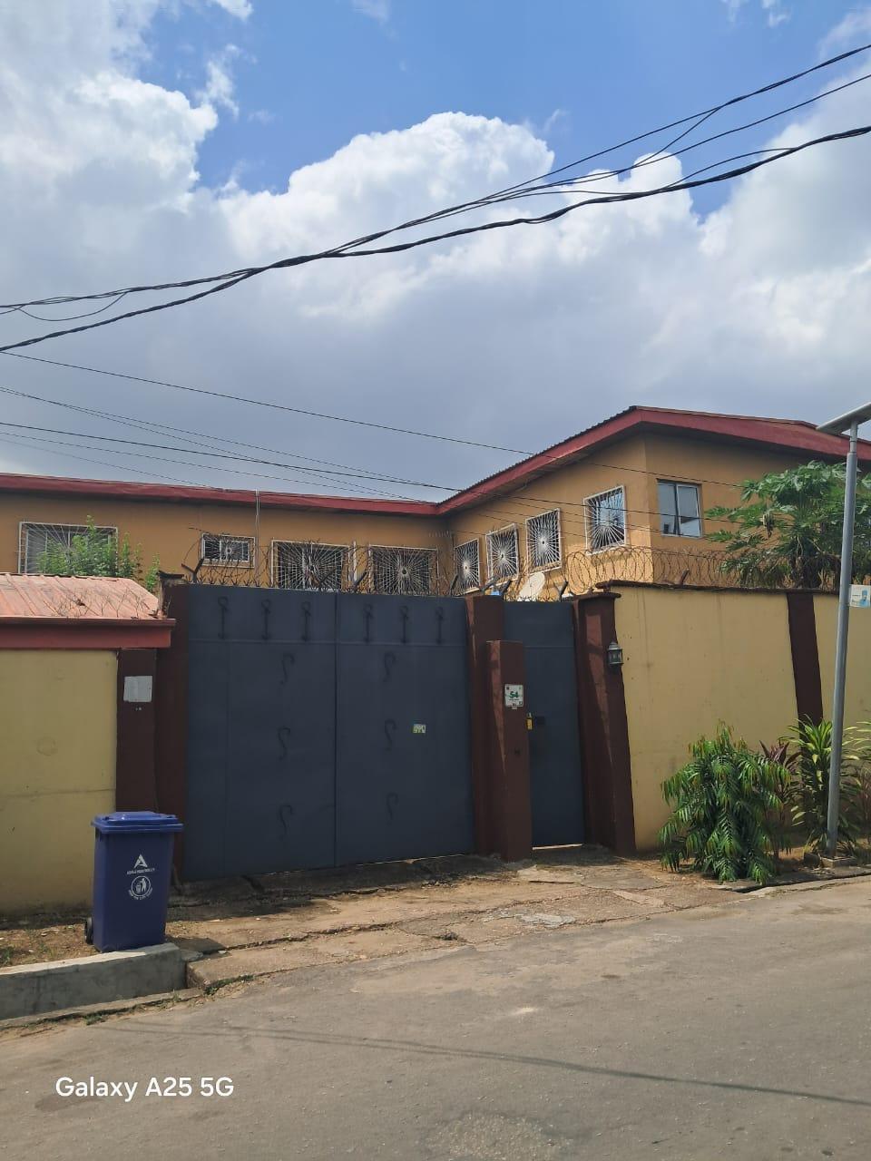 Detached House on 1,650sqm for Sale in Maryland Estate, Lagos
