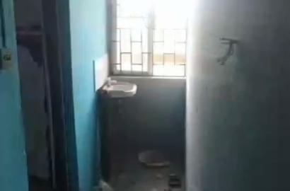 Renovated Spacious 2-Bedroom Upstairs Flat | Oke-Afa