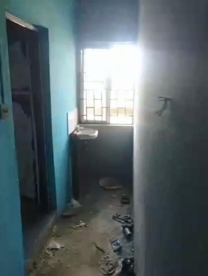 Renovated Spacious 2-Bedroom Upstairs Flat | Oke-Afa