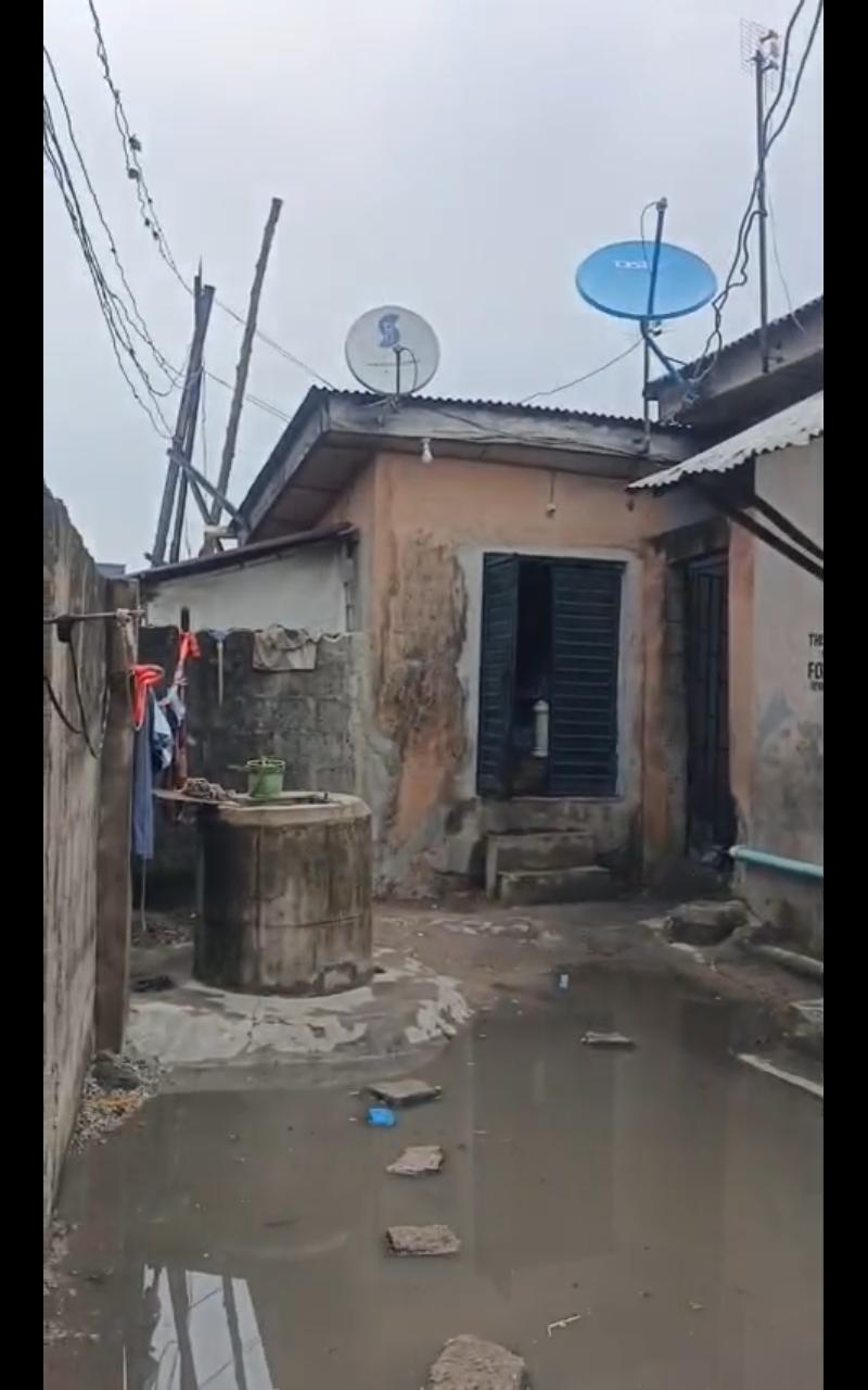 Bungalow For Sale at Tolu Side, Ajegunle