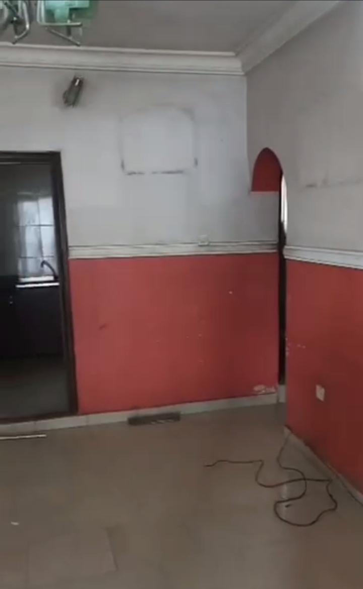 Just Out  decent 2 bedroom up flat  with personal prepaid meter,all rooms en suite and guest toilet in a gated street  @Sholuyi gbagada lagos.
