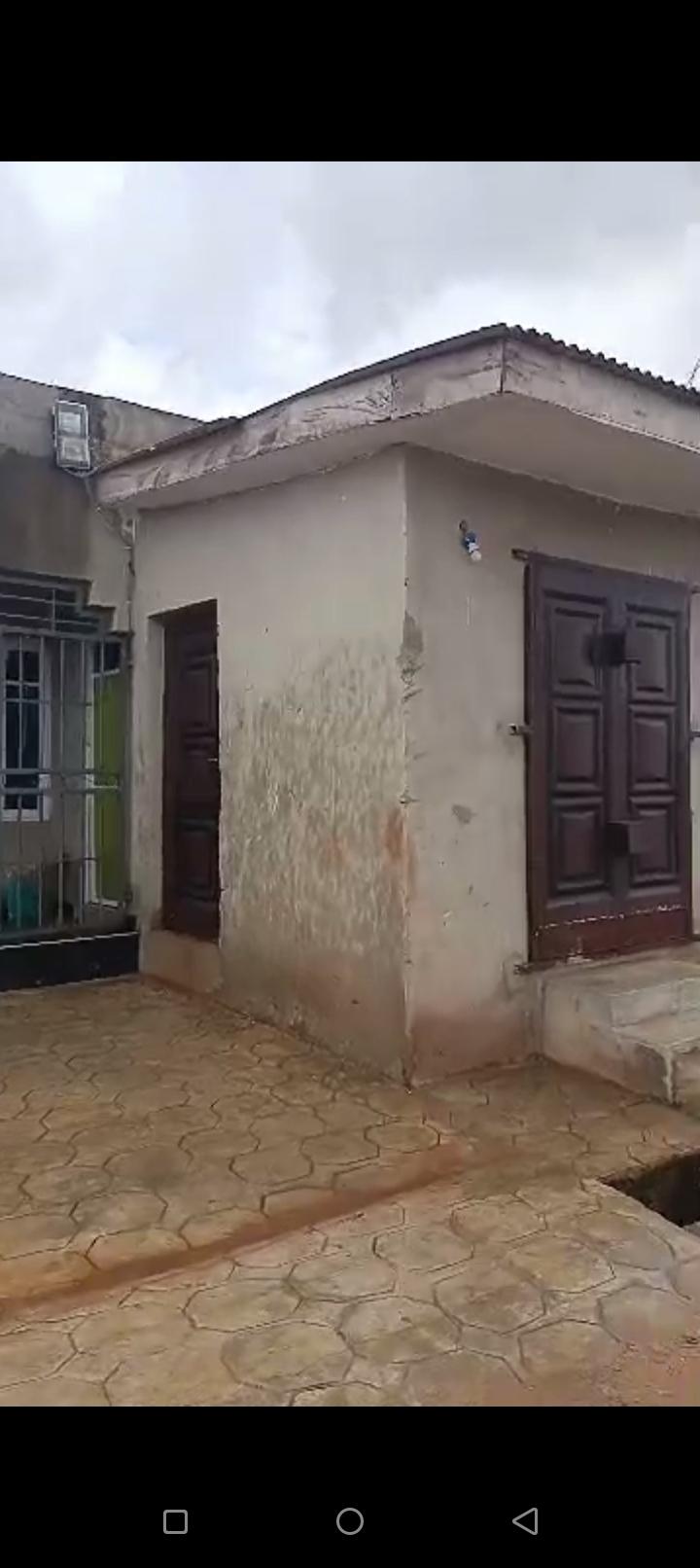 2-Bedroom Flat + Shop at Onigbin, Ijagba