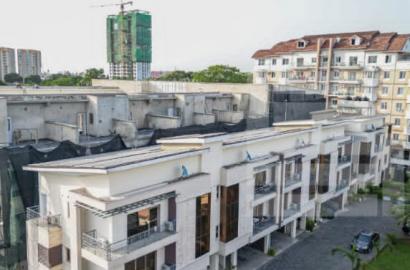 A structural property measuring 2,206sqm comprising 5 units of semi detached duplexes for outright sale @ Old Ikoyi, Ikoyi.