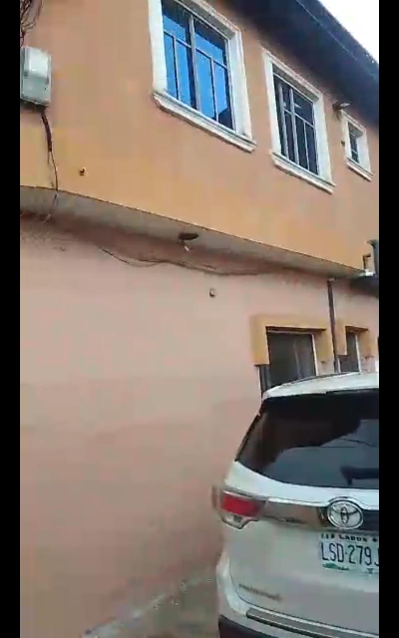 2-bedroom flat to let – Egbeda