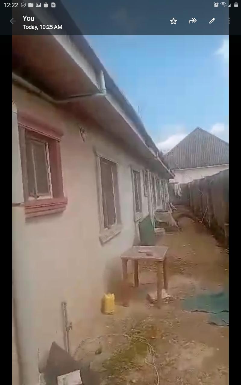 10-room former guest house for sale – Agbara