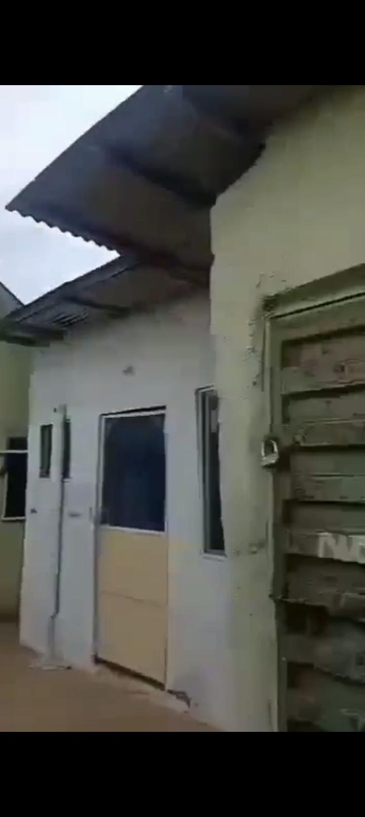 Bungalow with 2-Bedroom Flat, 9 Self-Contain Rooms & 2 Shops – Igando