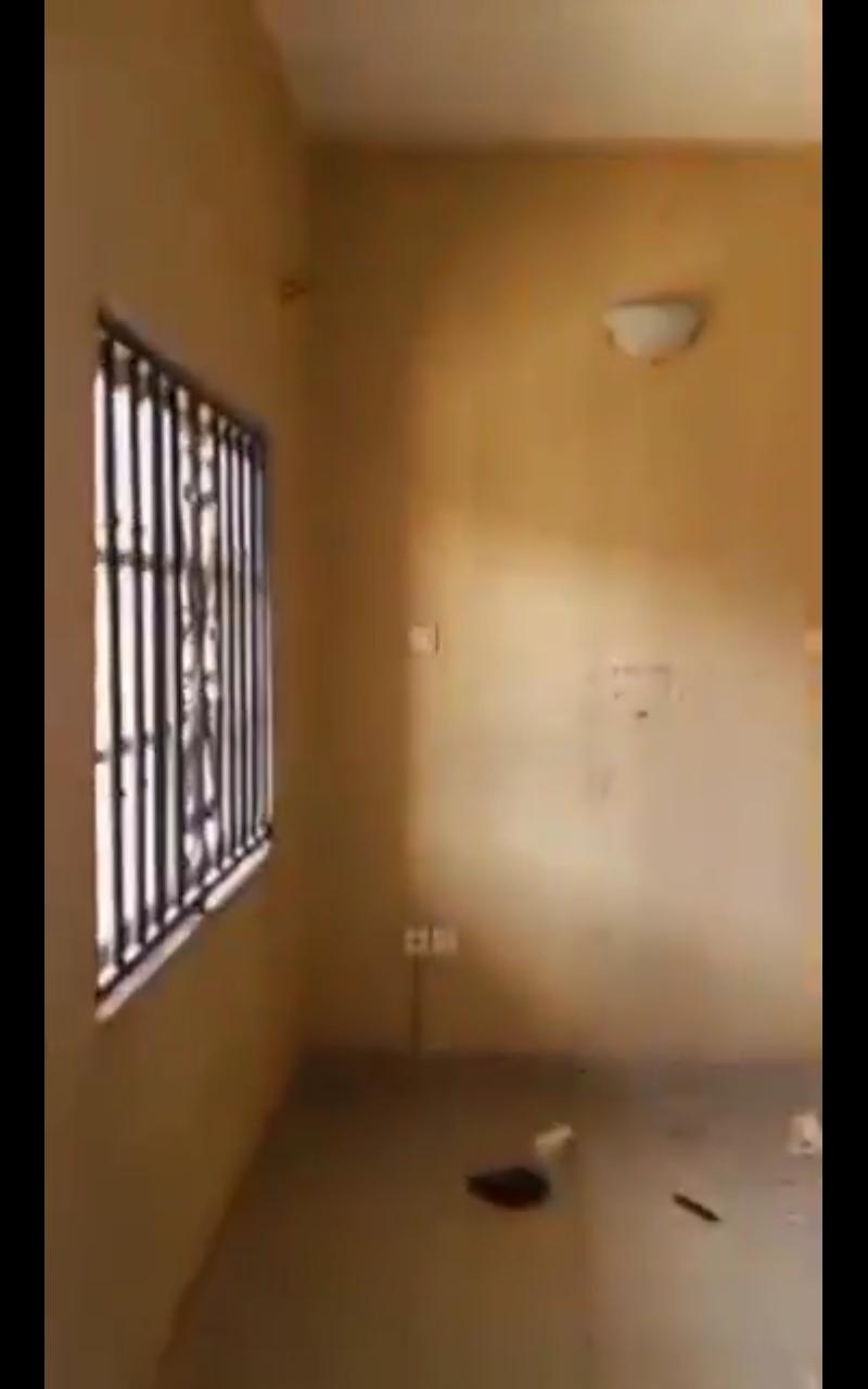 Ground-Floor Mini Flat To Let – Ago Palace