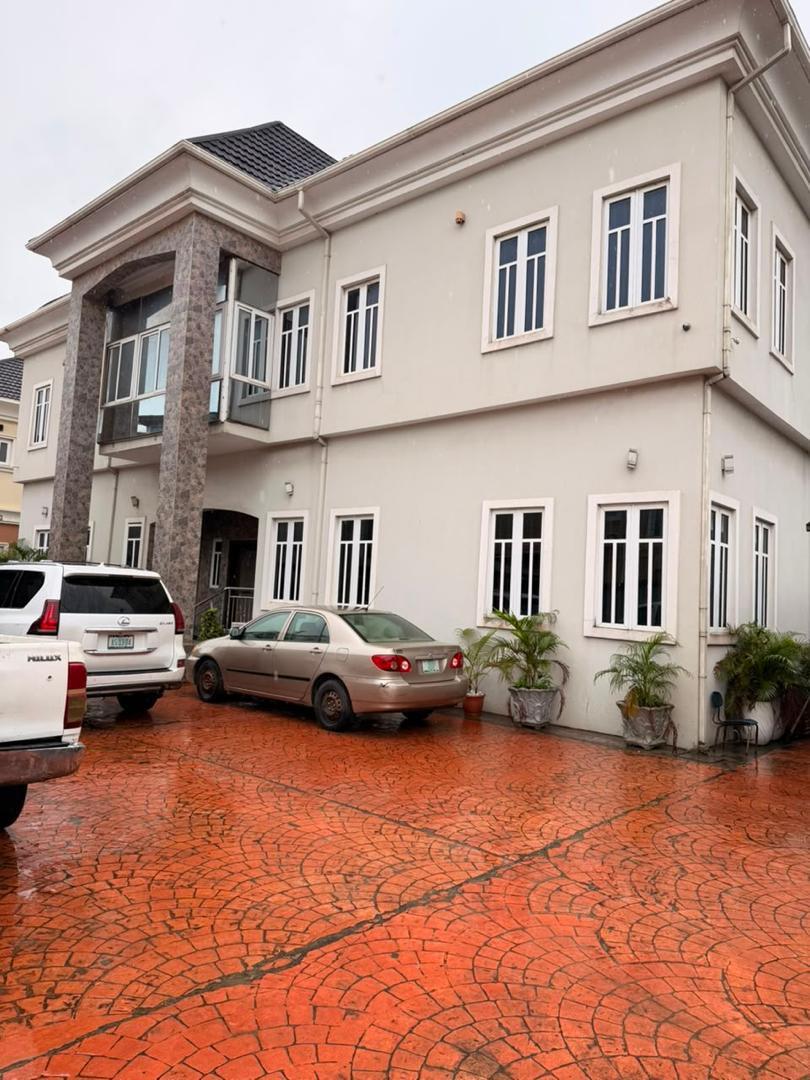 6-Bedroom Detached House with Swimming Pool in GRA Ikeja