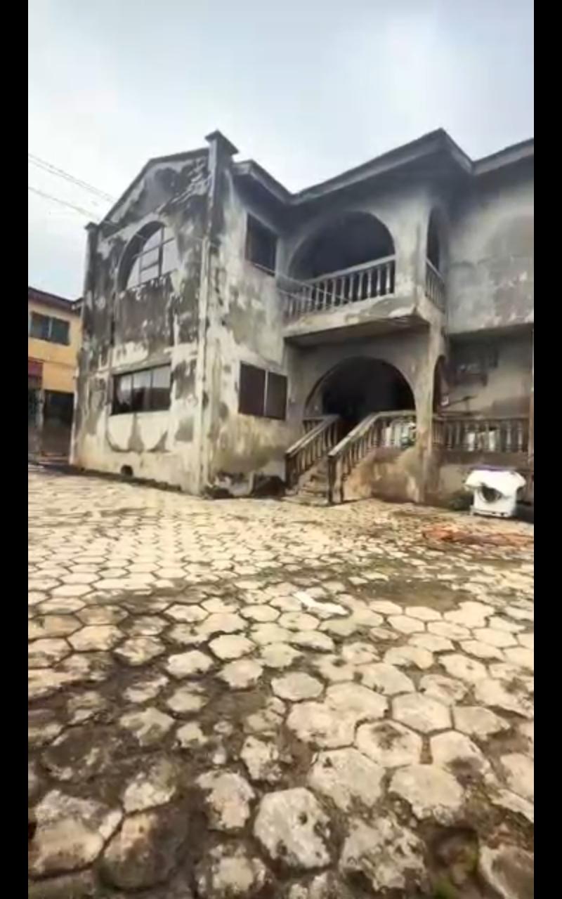 6-Bedroom Duplex Converted for Rental Income – Lowa, Ikorodu