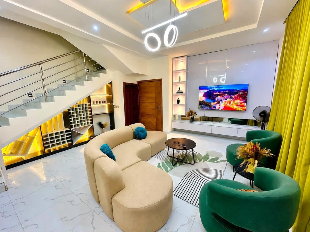 Luxury Studio Penthouse Shortlet – Omole Phase 1, Ikeja