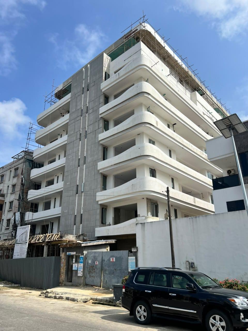 2-Bedroom Apartment with Rooftop Pool & Skyline Views – Victoria Island