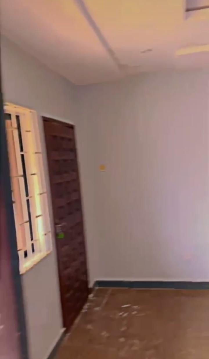 2 unit of 3bedroom flat up and down floor, the up floor is under renovation with 3t an 2b and wardrobe /kitchen cabinet