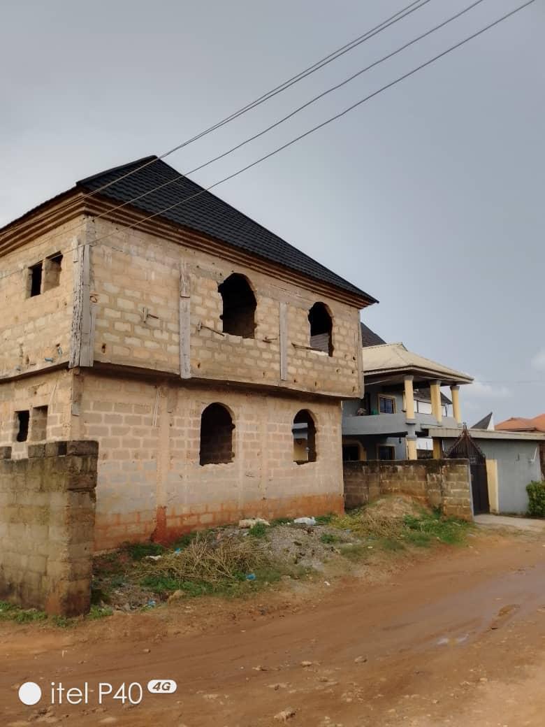 Uncompleted 4 Units of 3-Bedroom Flats at Ugbor GRA