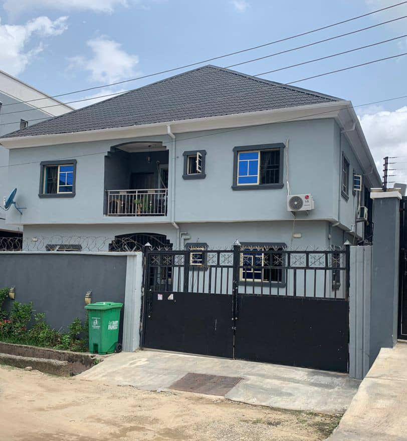 A well maintained block of 4 units of 3 bedroom flat all rooms en-suite n guest toilet with ample parking*
