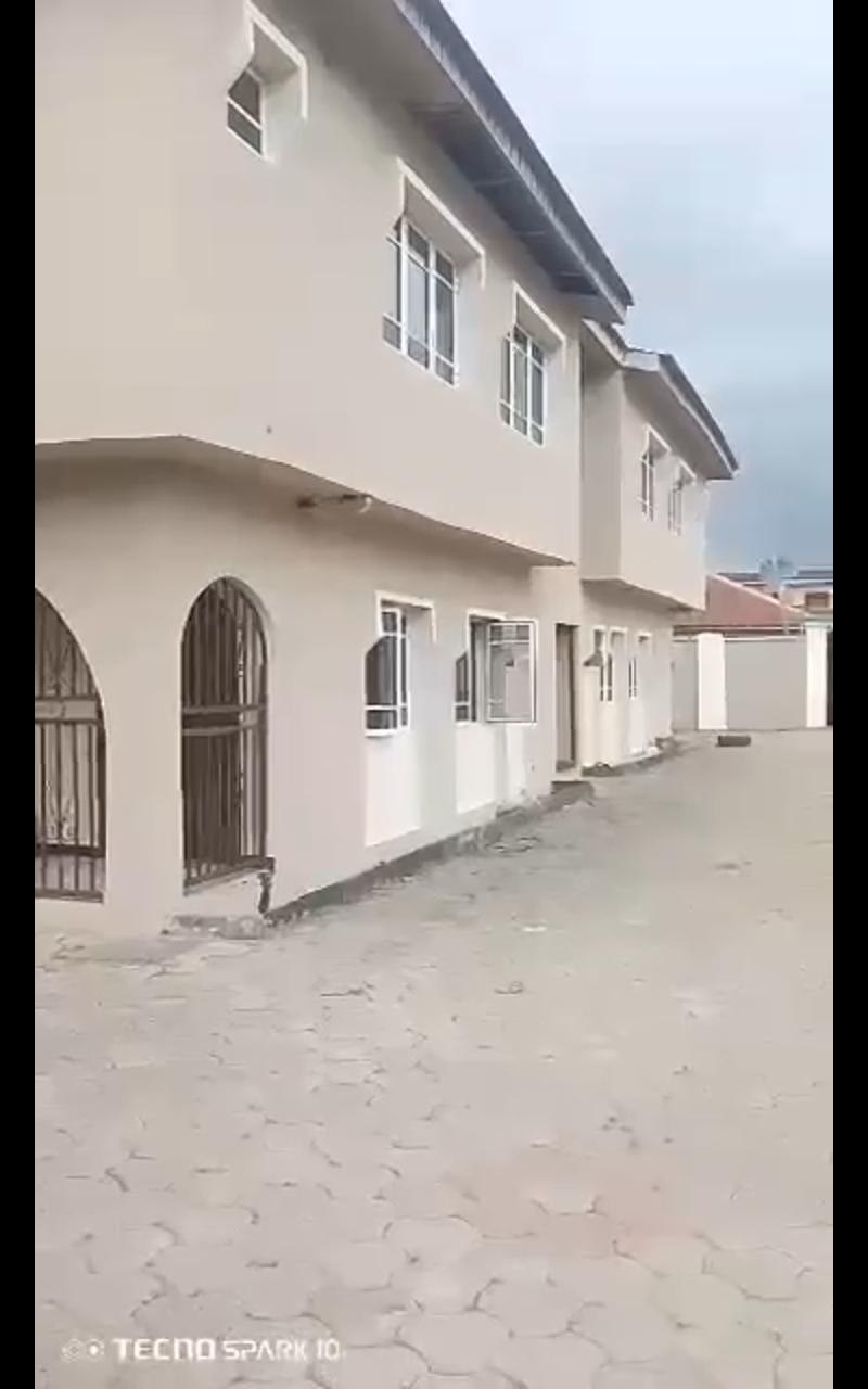 Distress Sale: 4 Units of 3-Bedroom Flats + 2-Bedroom Flat & BQ at Igando