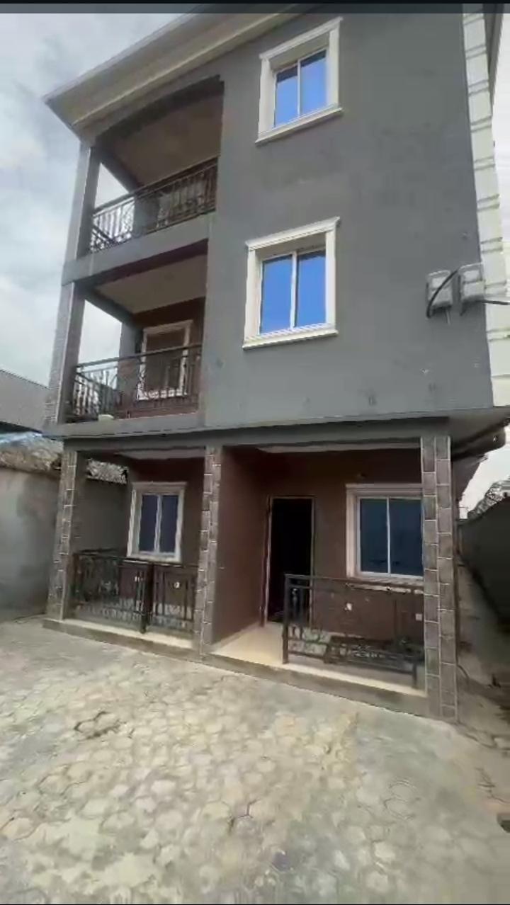 mafoluku salami street consist of 4 nos mini flats,