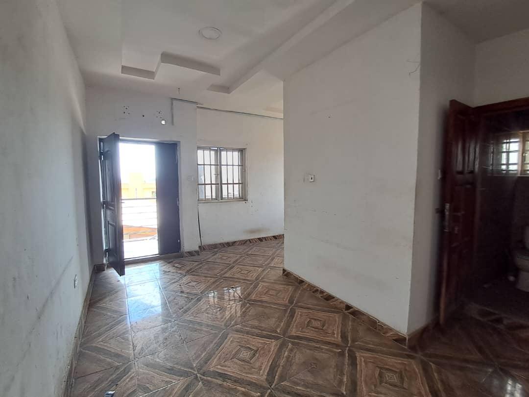 Very cute 2bedroom flat, kitchen cabinet,  separate prepaid meter, upstairs at Ilaje bariga