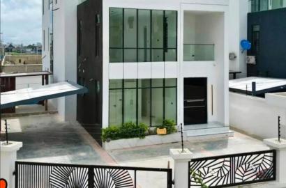 5-Bedroom House + Pool, Cinema & Rooftop Terrace – Lekki Phase 1