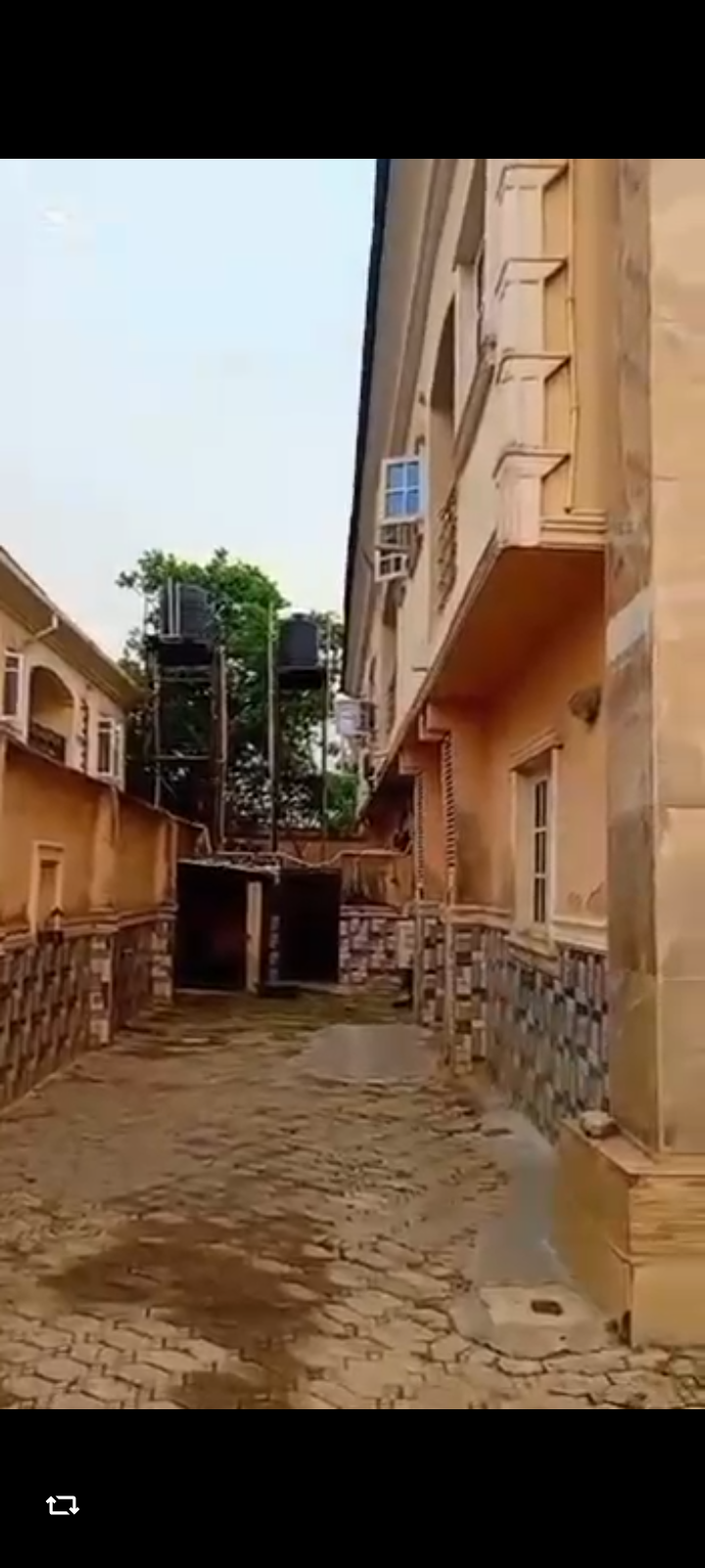5 bedroom duplex, 2 numbers of 3 bedroom flat #oke afa Isolo, close to Ire Akari estate