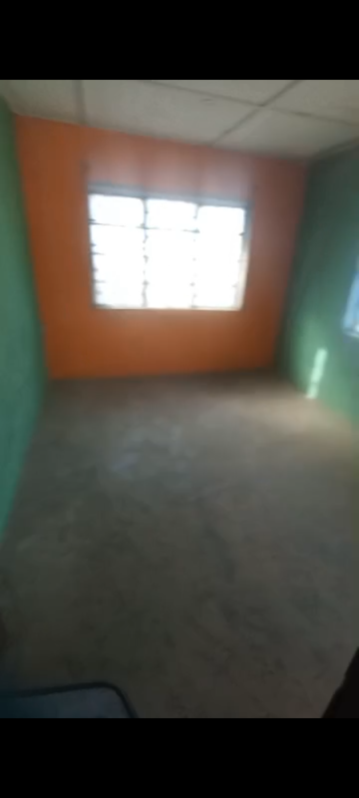 Decent and spacious Miniflat upstairs