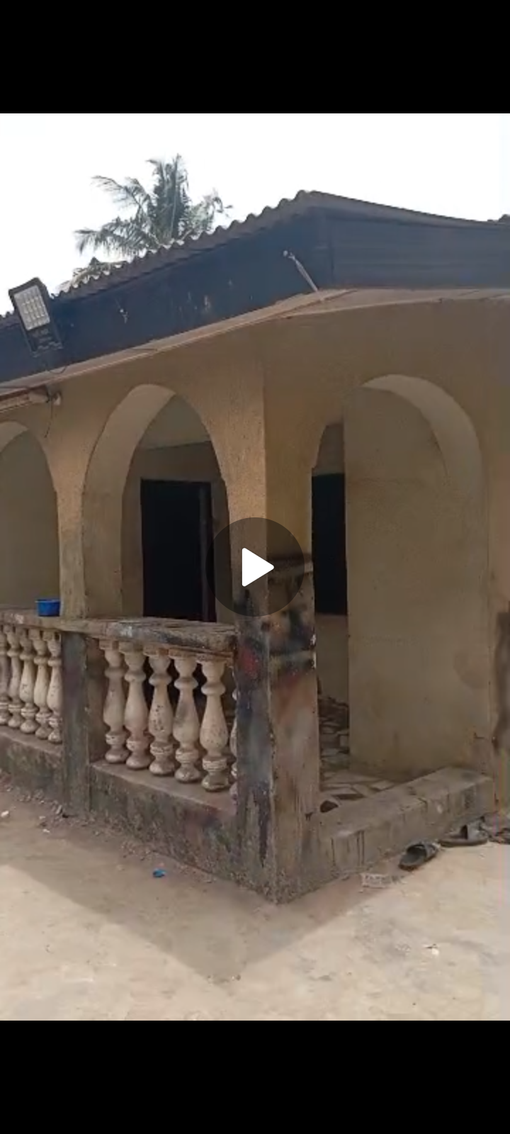 3 BEDROOM BUNGALOW IN A SPACIOUS COMPOUND @CLOSE TO OKEAFA BUS STOP, ISOLO LAGOS.