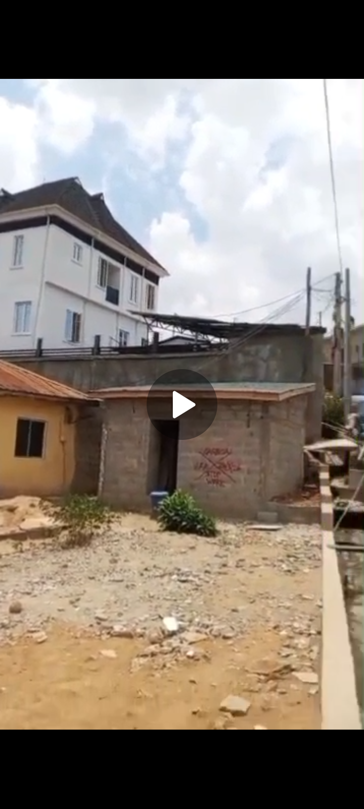 For sale 1/4 plot, 30/60 land at karaole estate, off college road ogba
