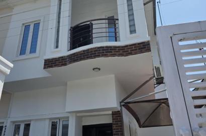 Luxurious Sweet 3-Bedroom Semi-Detached Duplex with BQ. @Orchid Road, Lekki (Before the Roundabout)