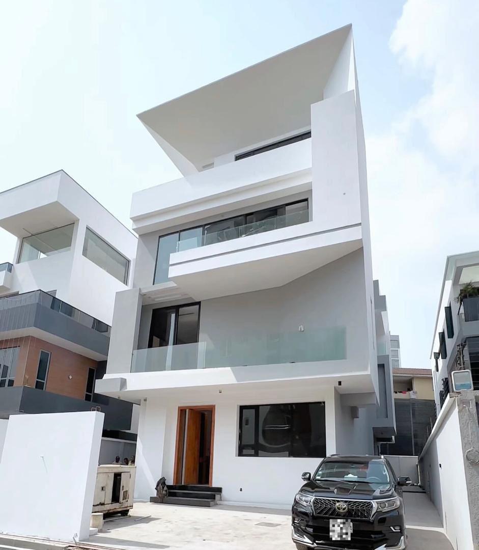 Newly Built 5 Bedroom fully Detached Duplex with BQ. @Old Ikoyi,Lagos.