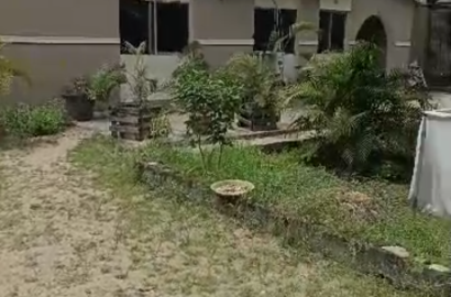 5 bedroom bungalow on 700sqm @Ajoke Street, close to canal estate off ago palace way okota Lagos