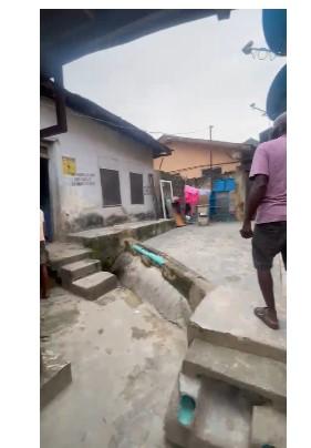 HOT YABA SALE! – Demolishable Bungalow on Half Plot