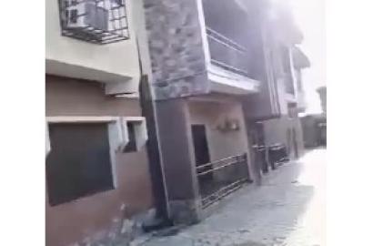 Distress Sale: Block of 6 Flats & 2 Shops at Igando Phase 1