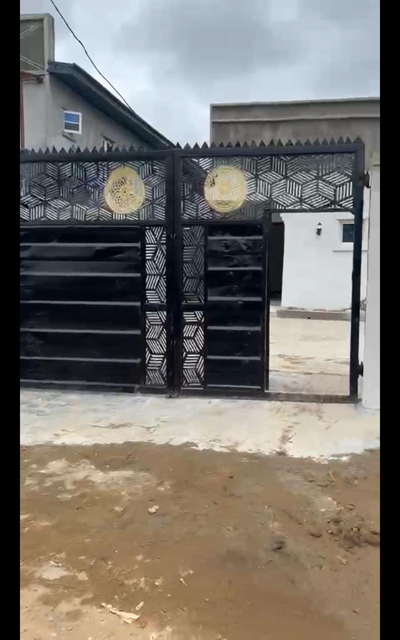 Finished 4-Flats Bungalow | 📍Off Governors Road, Ikotun