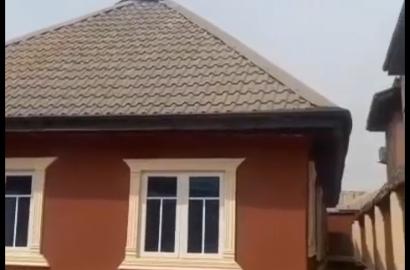Block of 4 Flats with 4 Shops for Sale at Magboro, Makogi, Ogun State