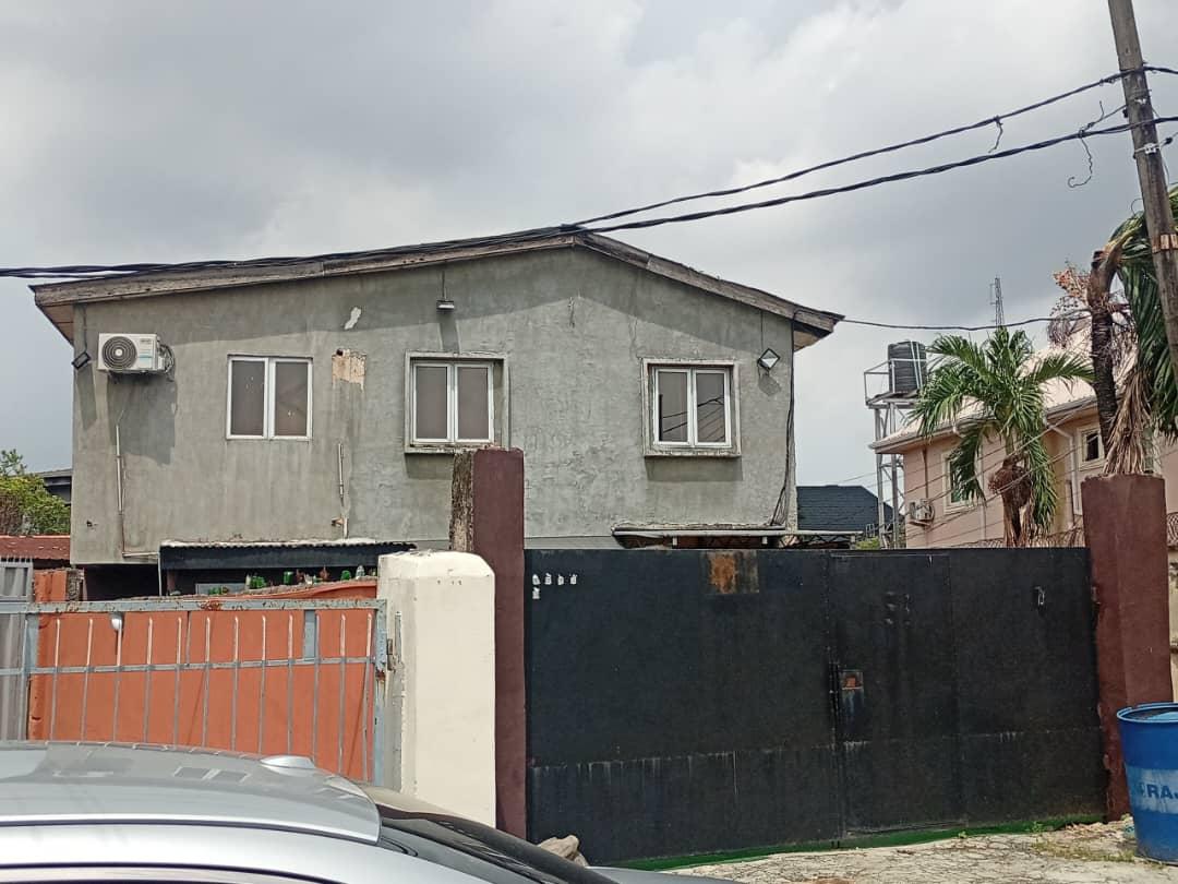Multi-Unit Property for Sale at Awoyemi Close, Surulere, Lagos