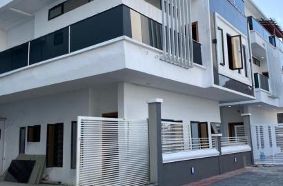 Spacious 5-Bedroom Detached House with BQ for Rent – Ikate Elegushi, Lekki