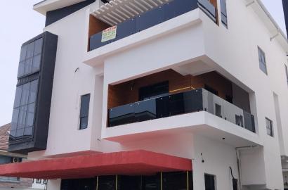 5 Bedroom Detached House – White Oak Estate, Ologolo