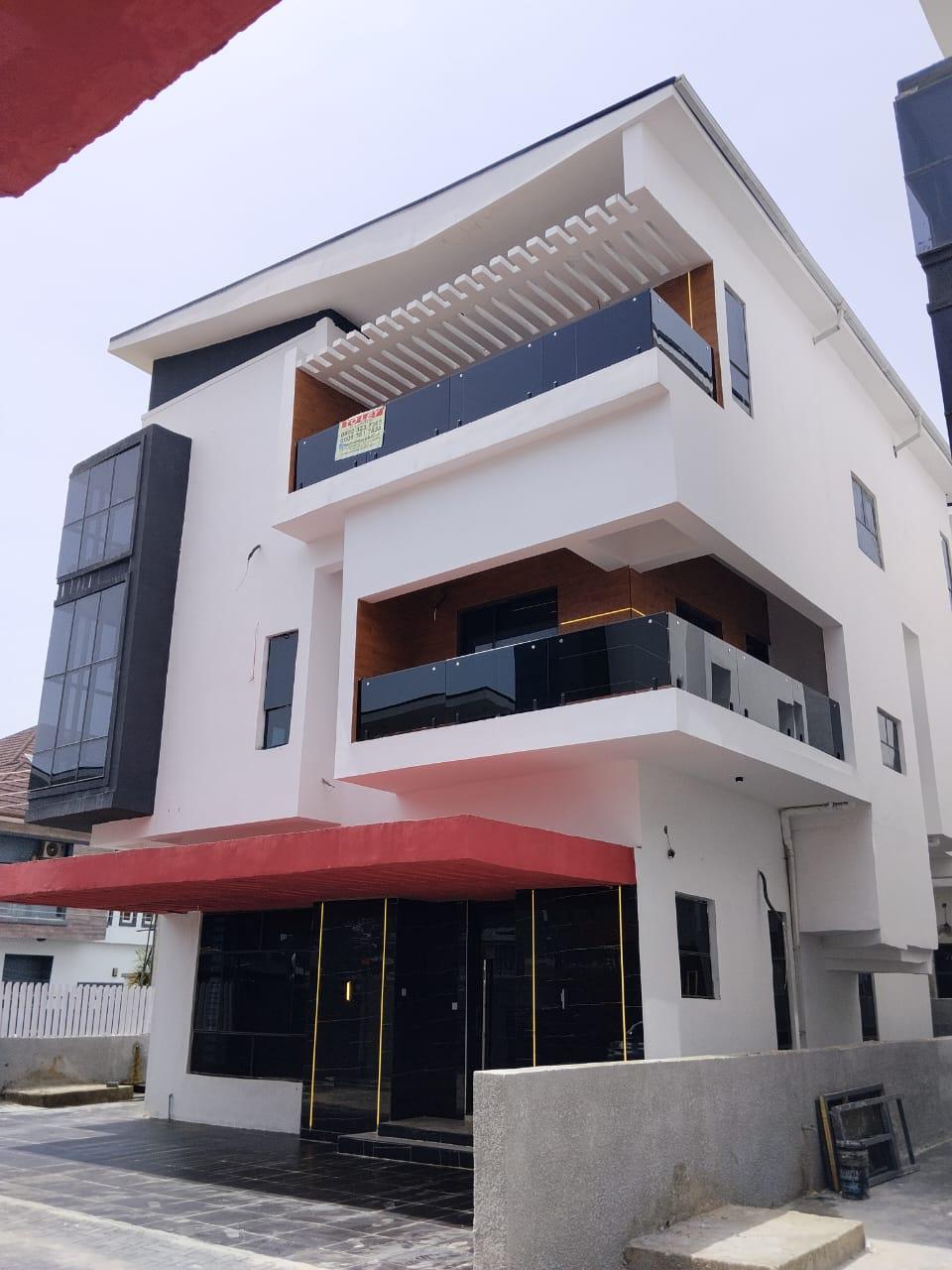 5 Bedroom Detached House – White Oak Estate, Ologolo