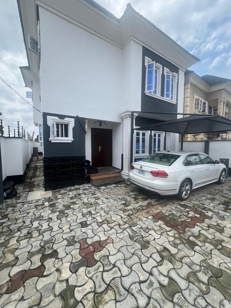 Well-Renovated & Solid 4 Bedroom Fully Detached Duplex 📍 Ogunfayo Area, South Awoyaya, Ibeju-Lekki, Lagos