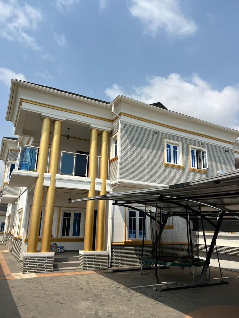 Luxury 4-Bedroom Semi-Detached Duplex with Boys' Quarters 📍 Location: New Road, Behind Mayfair Gardens, Awoyaya, Lagos