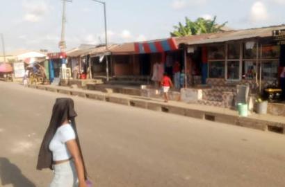 🏞️ FOR SALE Road-Facing Land 📍 Location: Isheri Osun–Jakande–Isolo Road, Isheri Osun, Lagos State