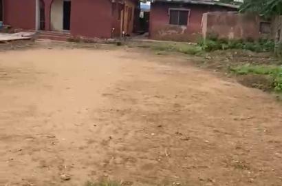PRICE SLASHED! PLOT OF LAND WITH 5 UNITS MINI FLAT – OFF IKOTUN IGANDO ROAD