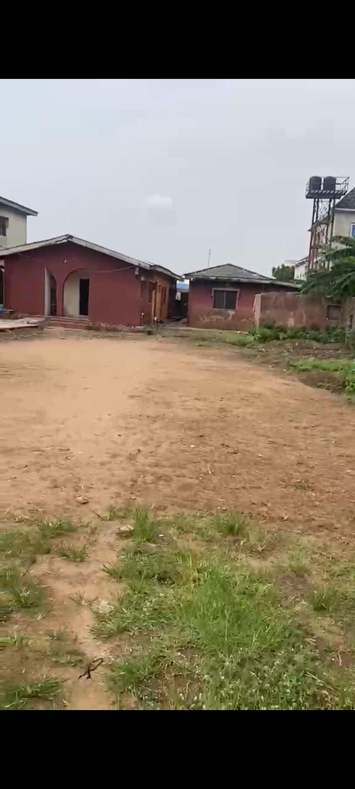 PRICE SLASHED! PLOT OF LAND WITH 5 UNITS MINI FLAT – OFF IKOTUN IGANDO ROAD