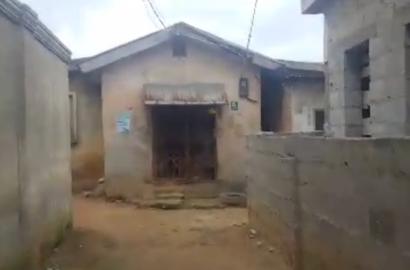 BUNGALOW ON HALF PLOT (FACING TARRED ROAD) – ISHERI OLOFIN, LAGOS