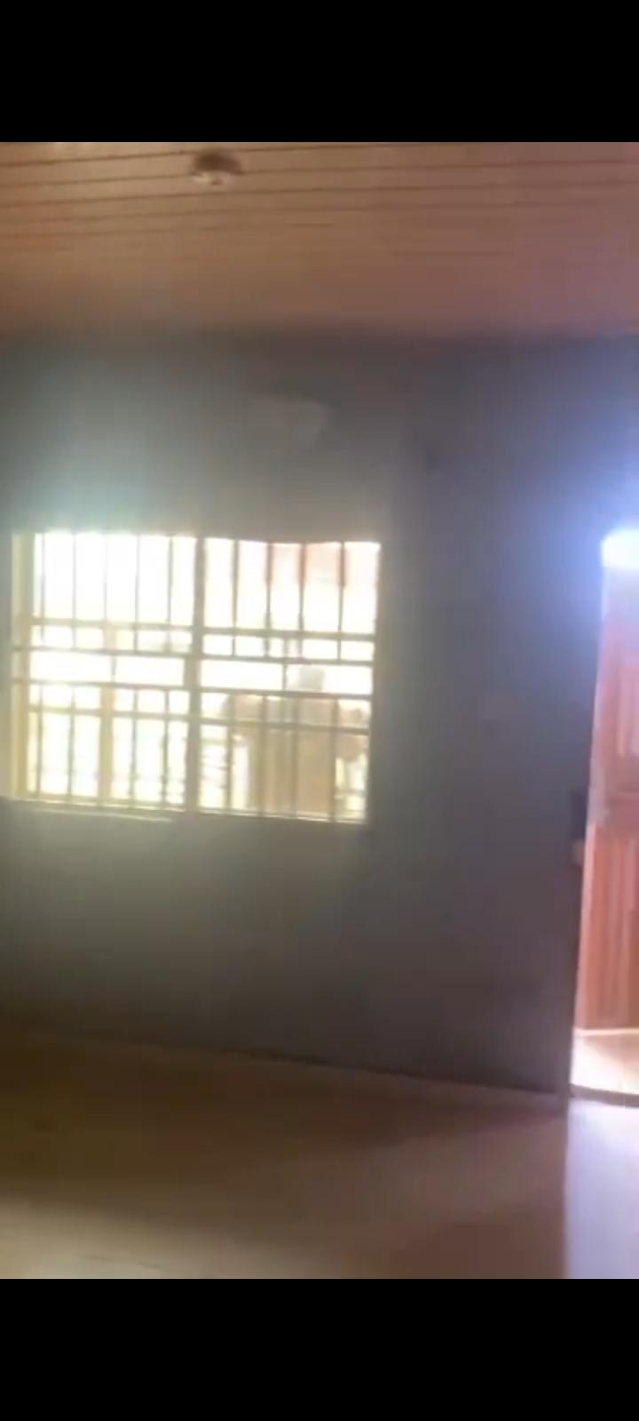 Standard 3 Bedroom Flat (Upstairs) 📍 : Shotonwa Street, Aguda, Surulere, Lagos