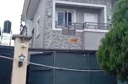 Neat Used 4-Bedroom Duplex with BQ 📍 Location: Adeniyi Jones, Ikeja, Lagos