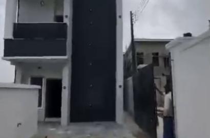 2 Units of 4-Bedroom Detached Duplexes 📍 Location: Mercy Land Estate, Magodo Isheri, Lagos