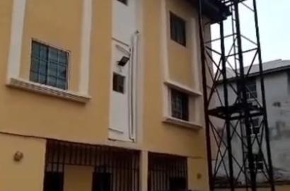 🏢 FOR SALE Block of 6 Units of 3-Bedroom Flats 📍 Location: Inside an Estate, Isolo, Lagos State